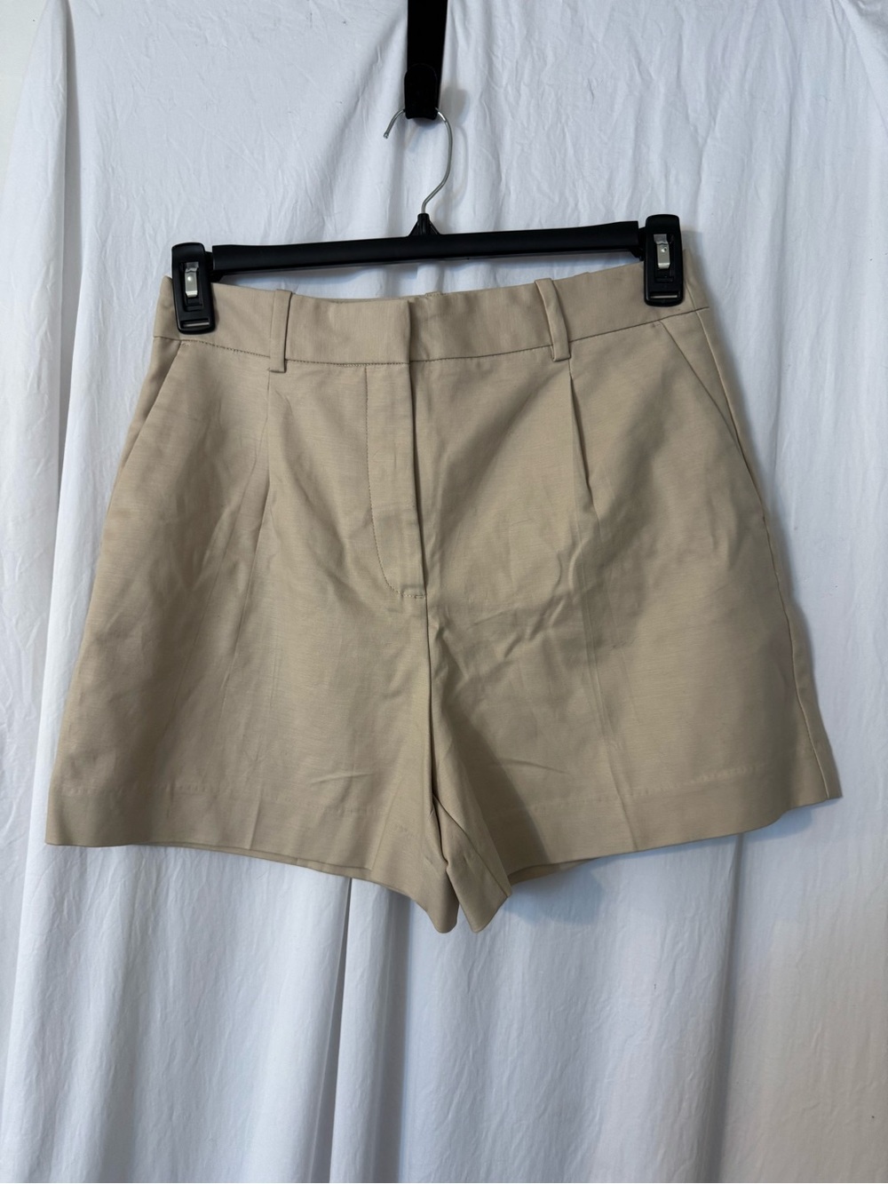 Zara  High-Rise Tailored Women’s Shorts Beige/Tan Size Medium.